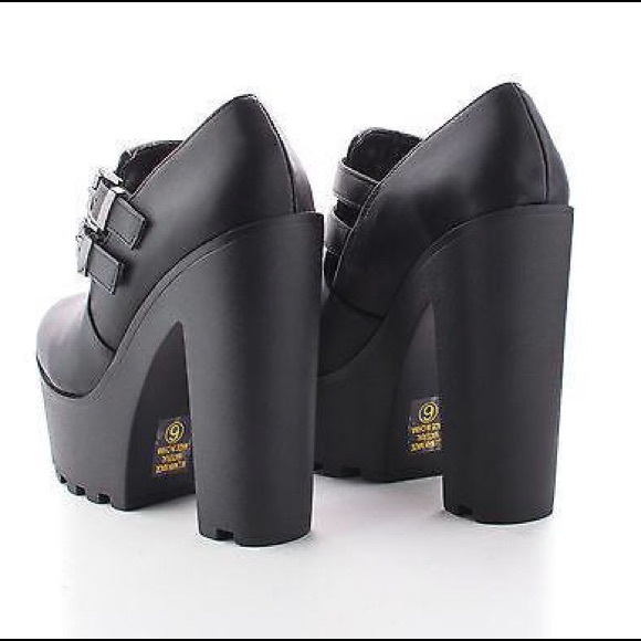 🎉HP🎉 Double Buckle Platform Chunky Heels - Picture 3 of 4